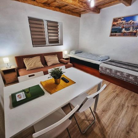 Gyongy Apartmanhazak Apartment Gyongyos ภายนอก รูปภาพ