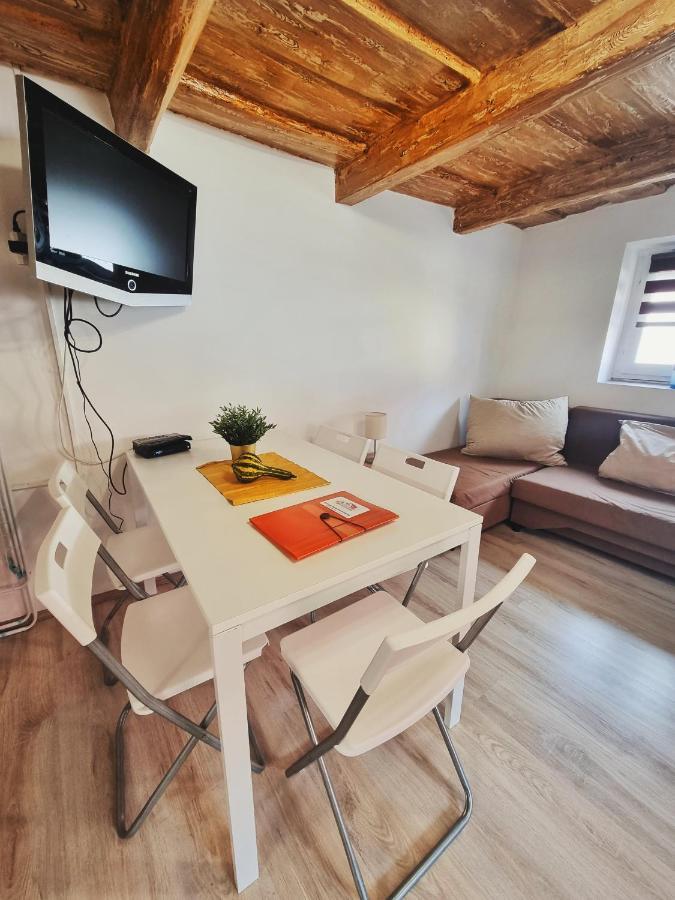 Gyongy Apartmanhazak Apartment Gyongyos ภายนอก รูปภาพ