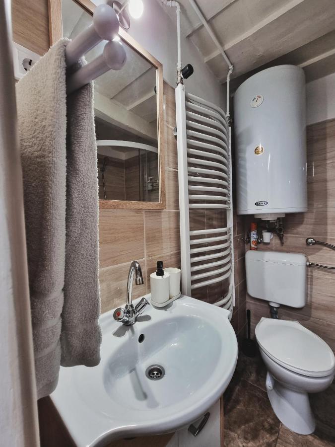 Gyongy Apartmanhazak Apartment Gyongyos ภายนอก รูปภาพ