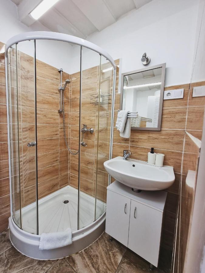 Gyongy Apartmanhazak Apartment Gyongyos ภายนอก รูปภาพ