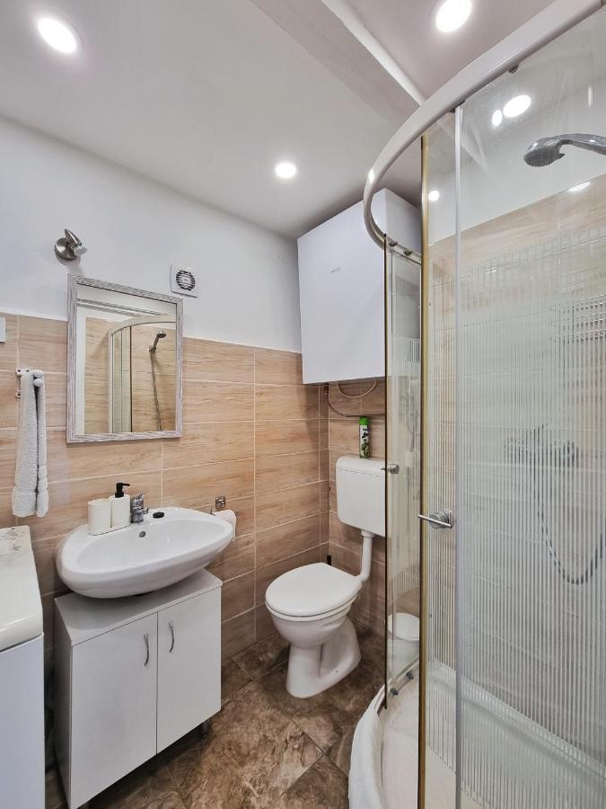 Gyongy Apartmanhazak Apartment Gyongyos ภายนอก รูปภาพ