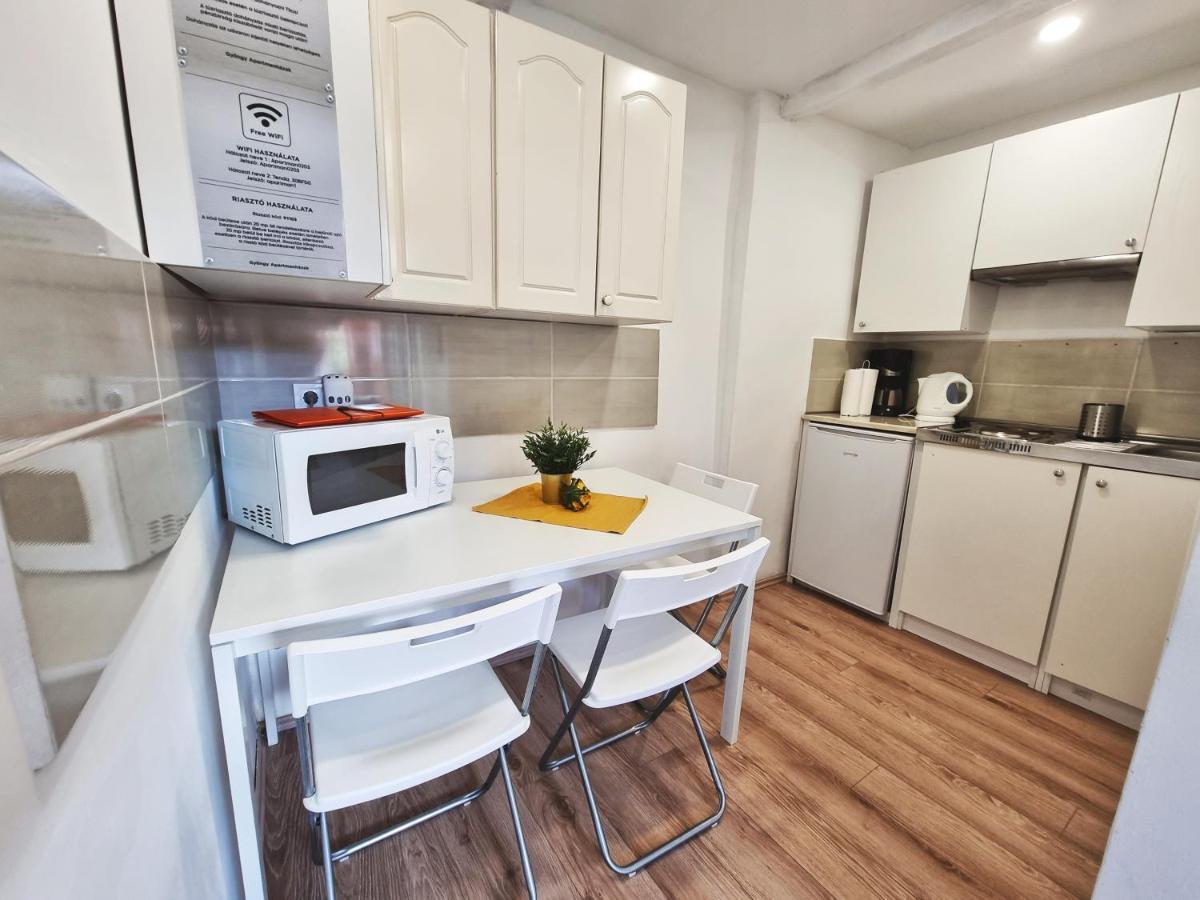 Gyongy Apartmanhazak Apartment Gyongyos ภายนอก รูปภาพ