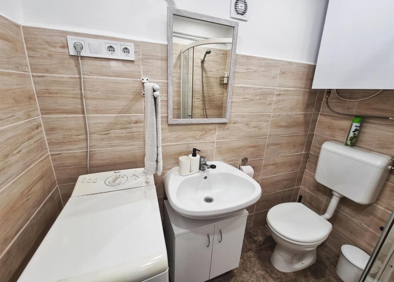 Gyongy Apartmanhazak Apartment Gyongyos ภายนอก รูปภาพ